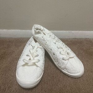 NWOT Torrid White Lace Women's Sneakers